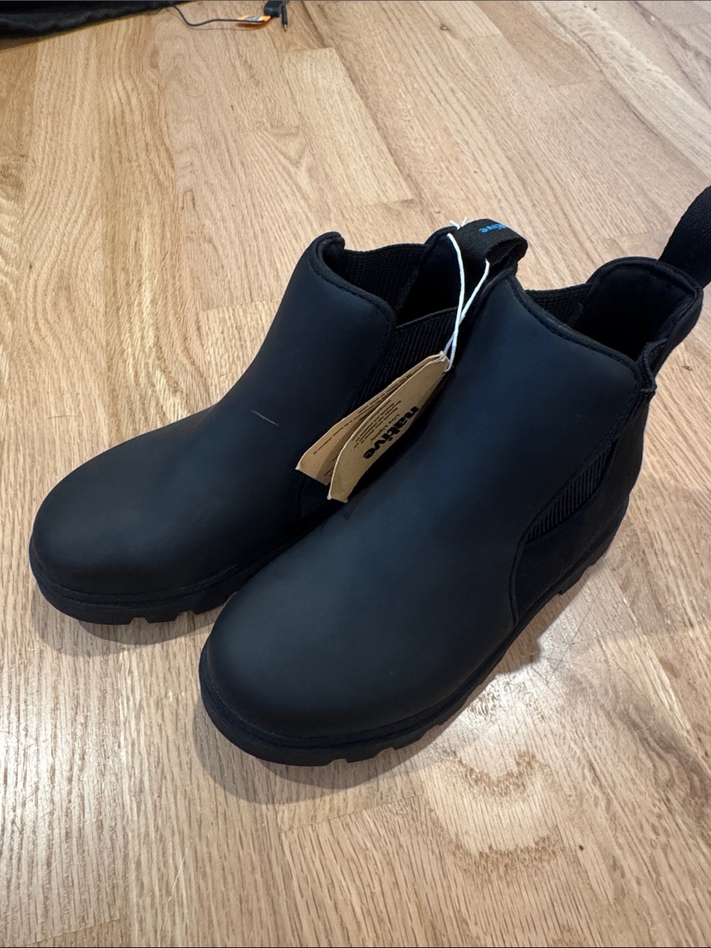 NWT Kid’s Native Kensington Treklite